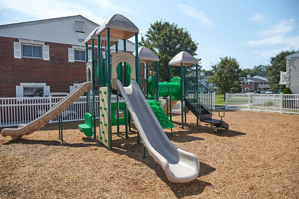 Brittany Springs Apartments Banner 4