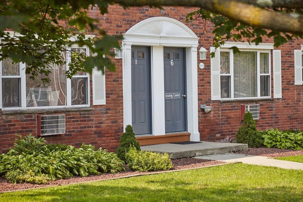 Ridgefield Apartments Banner 3