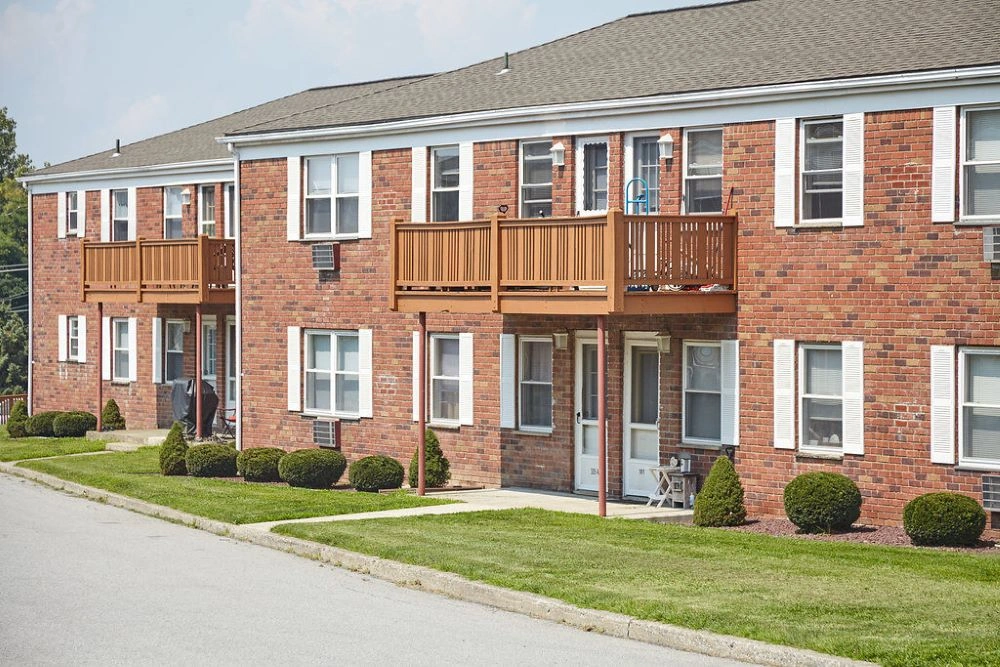 Ridgefield Apartments Banner 4