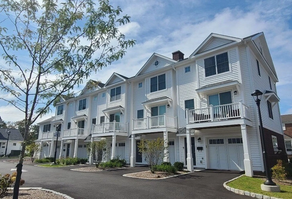Townhomes at Colonial Village Banner 2